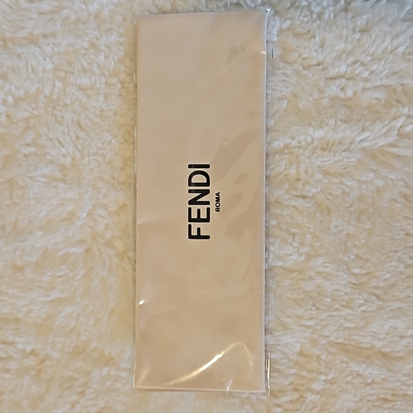FENDI Cateye Sunglasses with Lens Detail - Full Inclusion (Case, Cloth, COA) - Picture 4 of 12